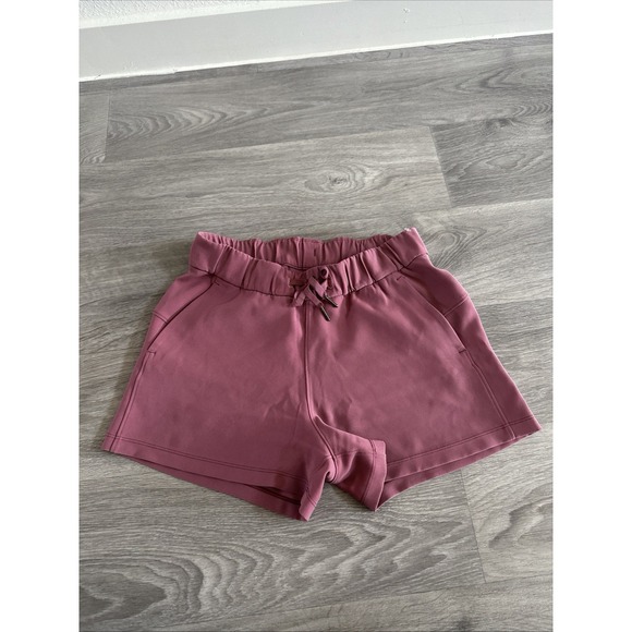 lululemon athletica Pants - Lululemon On The Fly Shorts Size 4 Velvet Dust